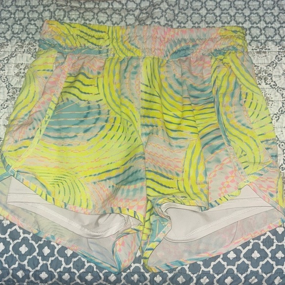 Avía Active Wear Shorts - Picture 1 of 5